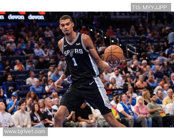 2012年NBA西部决赛第四场雷霆对阵马刺的精彩对决回顾与分析